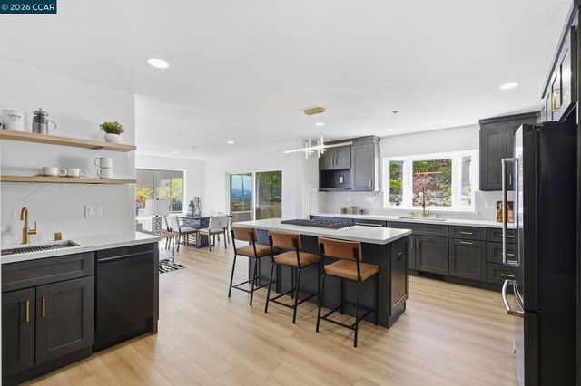 20 Surmont Ct, Lafayette, CA 94549