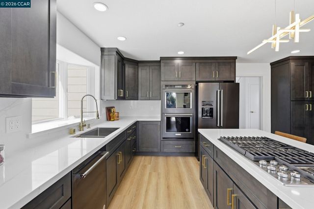 20 Surmont Ct, Lafayette, CA 94549