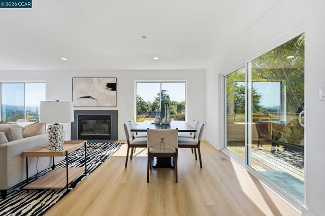 20 Surmont Ct, Lafayette, CA 94549