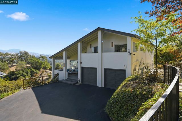 20 Surmont Ct, Lafayette, CA 94549