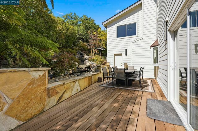 20 Surmont Ct, Lafayette, CA 94549