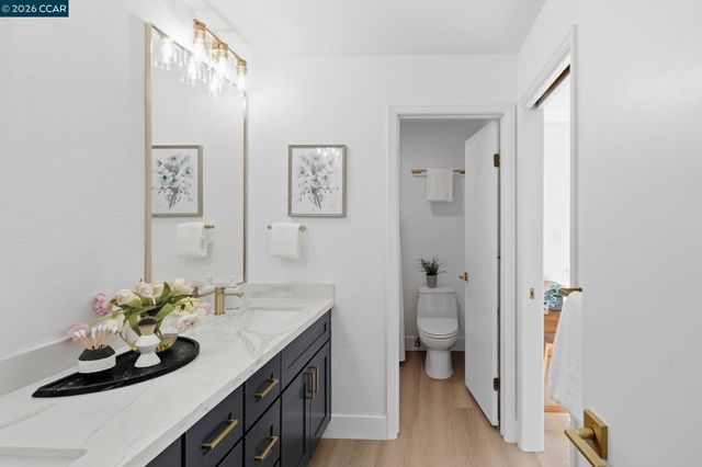 20 Surmont Ct, Lafayette, CA 94549
