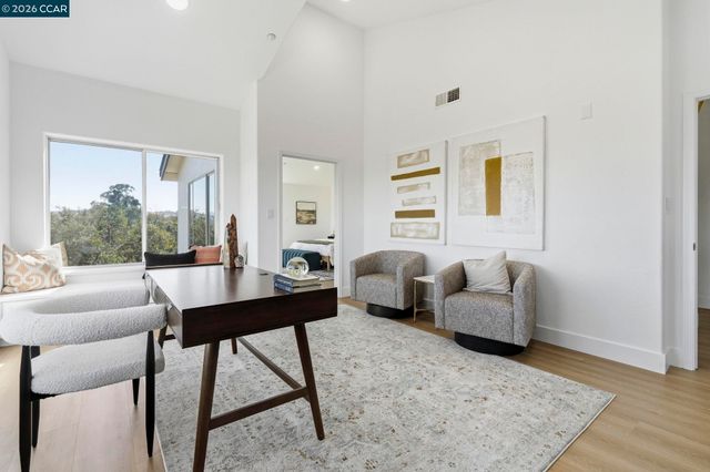 20 Surmont Ct, Lafayette, CA 94549