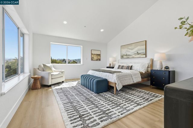 20 Surmont Ct, Lafayette, CA 94549