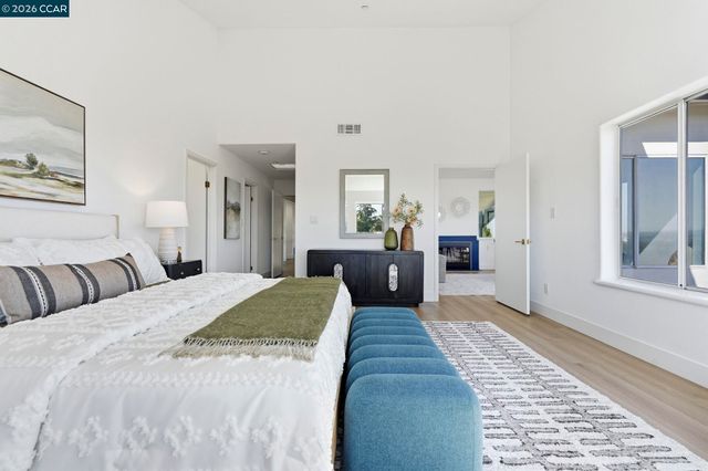 20 Surmont Ct, Lafayette, CA 94549