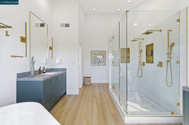 20 Surmont Ct, Lafayette, CA 94549