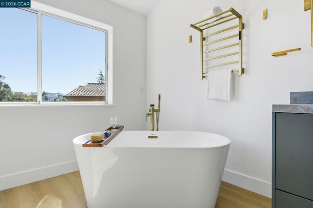 20 Surmont Ct, Lafayette, CA 94549