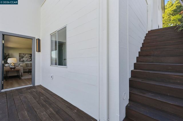 20 Surmont Ct, Lafayette, CA 94549