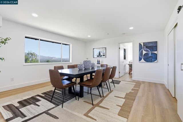 20 Surmont Ct, Lafayette, CA 94549