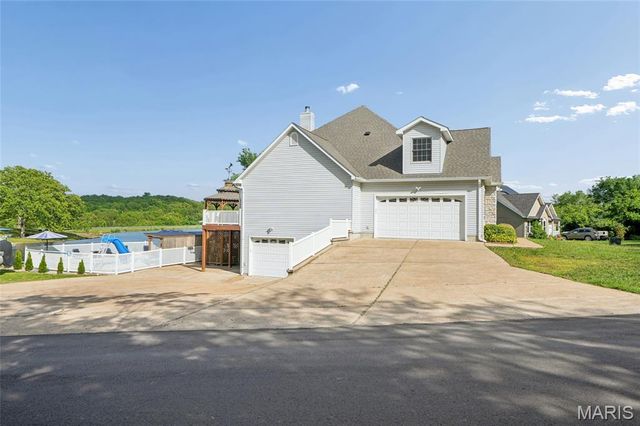101 W Lakeview Drive, De Soto, MO 63020