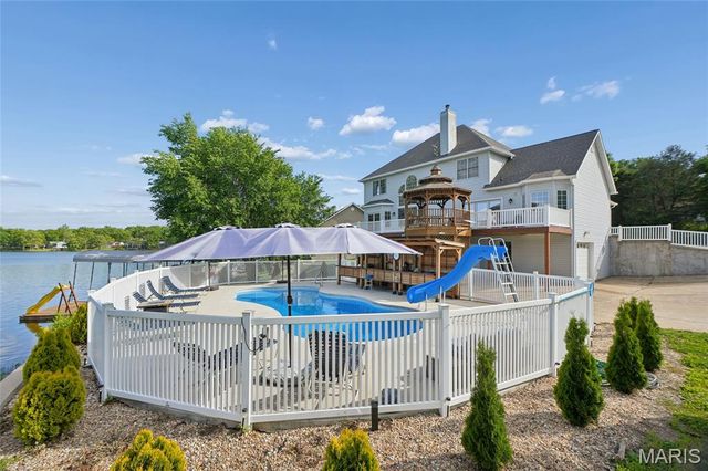 101 W Lakeview Drive, De Soto, MO 63020