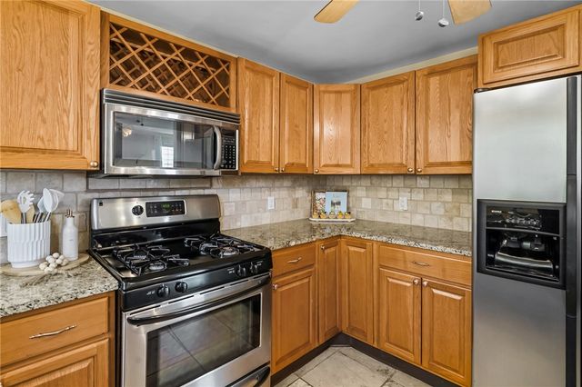 15 Nipmuc Trail A, North Providence, RI 02904