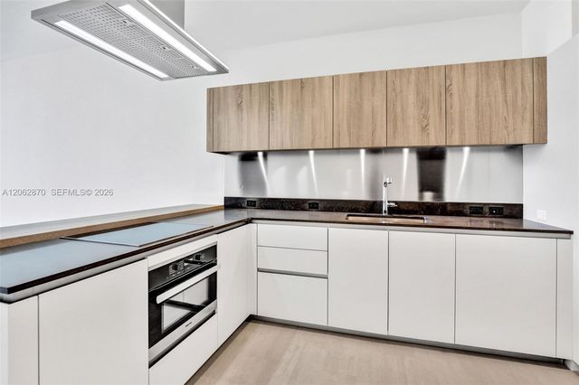1000 Brickell Plaza 1904, Miami, FL 33131