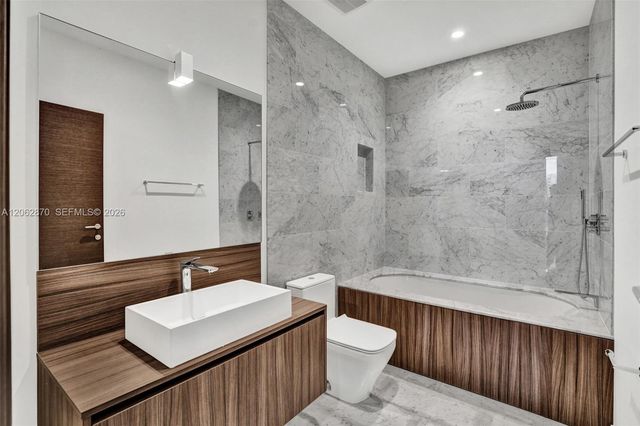 1000 Brickell Plaza 1904, Miami, FL 33131