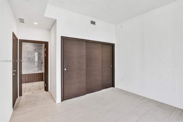 1000 Brickell Plaza 1904, Miami, FL 33131