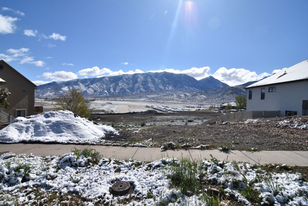 Image 4 of property listing at 1105 Valley View Dr Unit 132, Santaquin, UT 84655