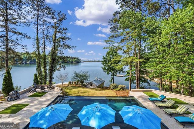 677 Layfield Branch Road, Hamilton, GA 31811