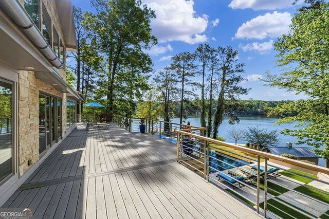 677 Layfield Branch Road, Hamilton, GA 31811