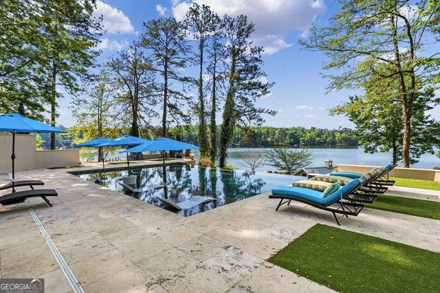 677 Layfield Branch Road, Hamilton, GA 31811