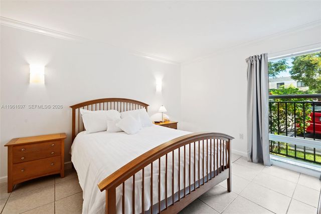 6886 N Kendall Dr D102, Pinecrest, FL 33156