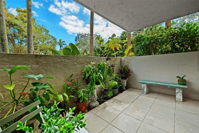 6886 N Kendall Dr D102, Pinecrest, FL 33156