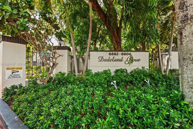 6886 N Kendall Dr D102, Pinecrest, FL 33156