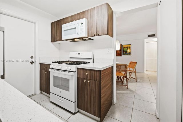 6886 N Kendall Dr D102, Pinecrest, FL 33156