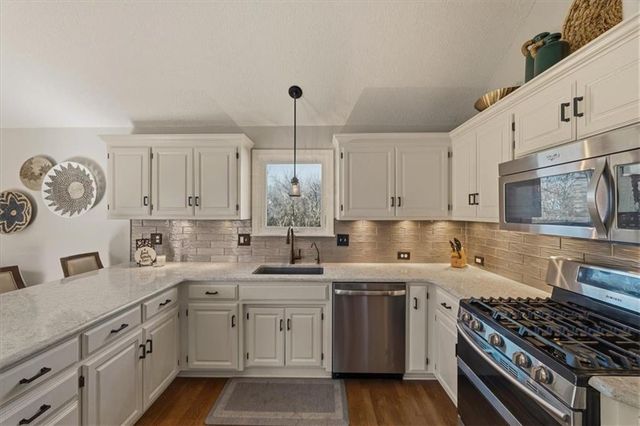 13653 W 129th Street, Olathe, KS 66062