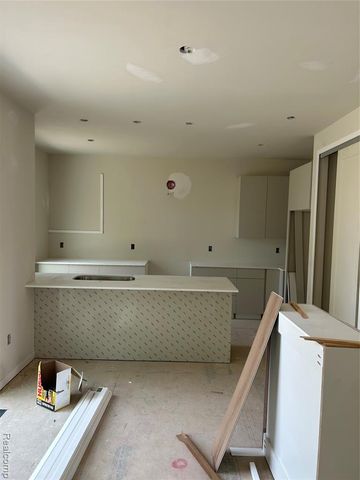 1335 E Cambourne Street, Ferndale, MI 48220