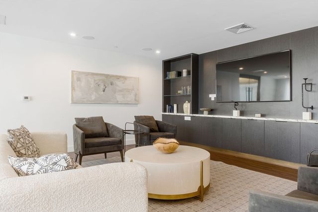 99 Sumner St 321, Boston, MA 02128