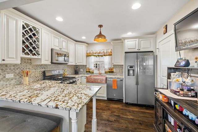 8602 S Oak Park Avenue, Burbank, IL 60459