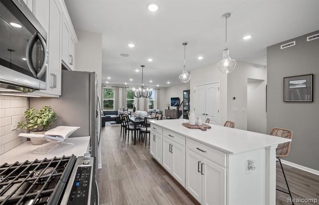 42814 Atwood Avenue, Novi, MI 48375