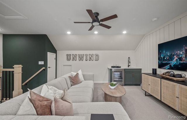 42814 Atwood Avenue, Novi, MI 48375