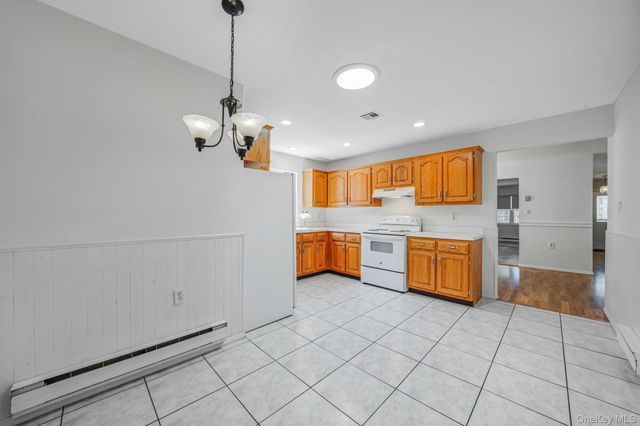 259 Edinburgh Drive, Ridge, NY 11961