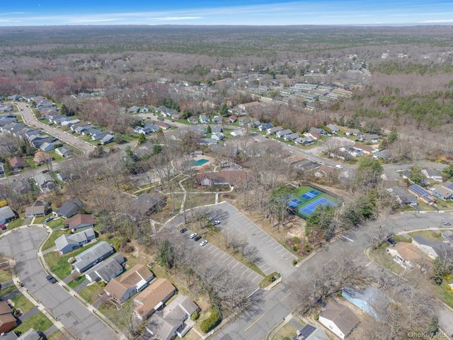 259 Edinburgh Drive, Ridge, NY 11961