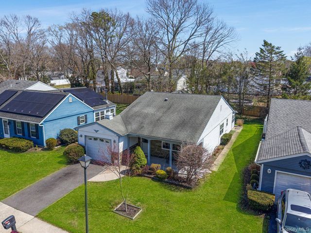 259 Edinburgh Drive, Ridge, NY 11961