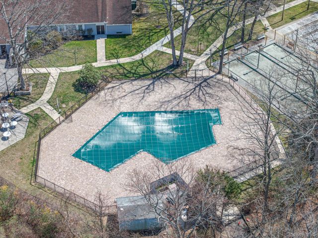 259 Edinburgh Drive, Ridge, NY 11961