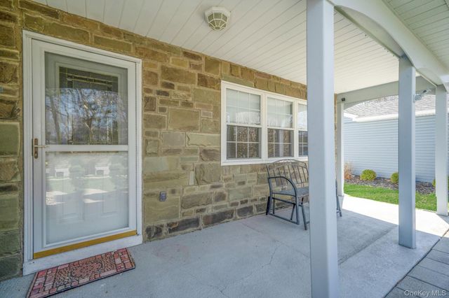 259 Edinburgh Drive, Ridge, NY 11961