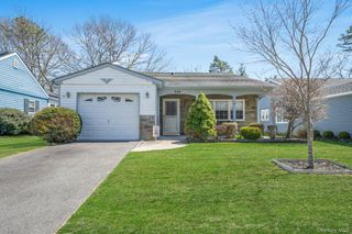 259 Edinburgh Drive, Ridge, NY 11961