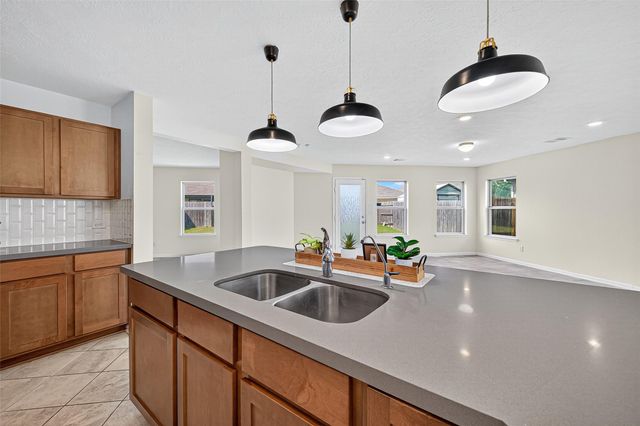 2610 Cabin Cove Lane, Houston, TX 77038