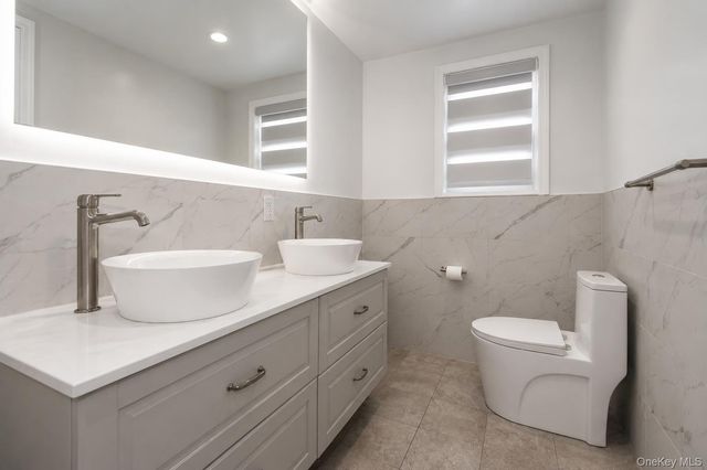 8015 Little Neck Parkway, Glen Oaks, NY 11004