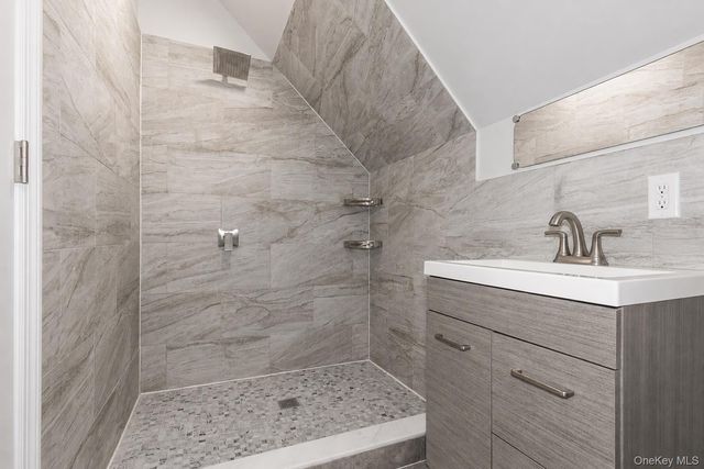 8015 Little Neck Parkway, Glen Oaks, NY 11004