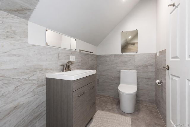8015 Little Neck Parkway, Glen Oaks, NY 11004