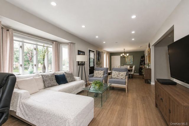 8015 Little Neck Parkway, Glen Oaks, NY 11004