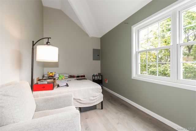8015 Little Neck Parkway, Glen Oaks, NY 11004