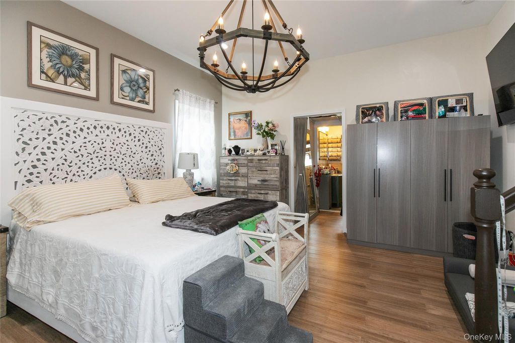 8015 Little Neck Parkway, Glen Oaks, NY 11004 — photo 5