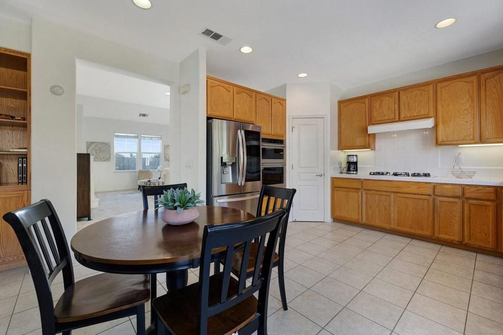 Image 11 of property listing at 28 Donna Adelle Court, San Jose, CA 95127