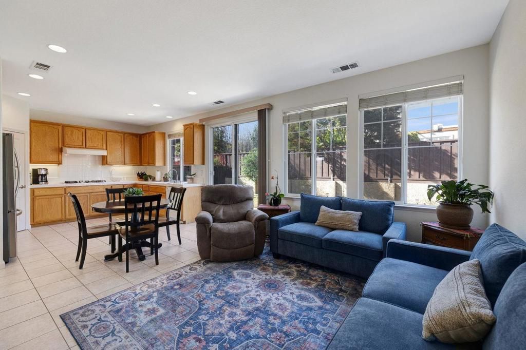 Image 8 of property listing at 28 Donna Adelle Court, San Jose, CA 95127