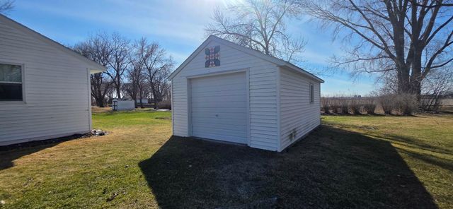 300 Central Avenue S, Hollandale, MN 56045