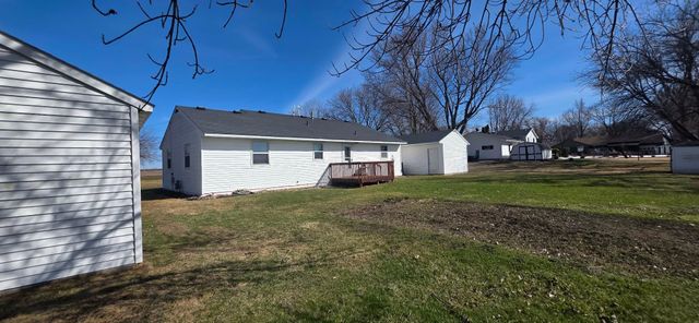 300 Central Avenue S, Hollandale, MN 56045